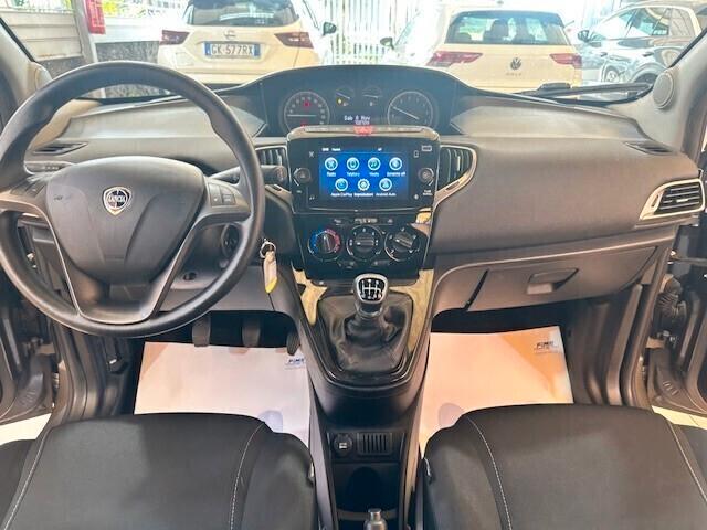 Lancia Ypsilon 1.0 FireFly 5 porte S&S Hybrid Ecochic Gold