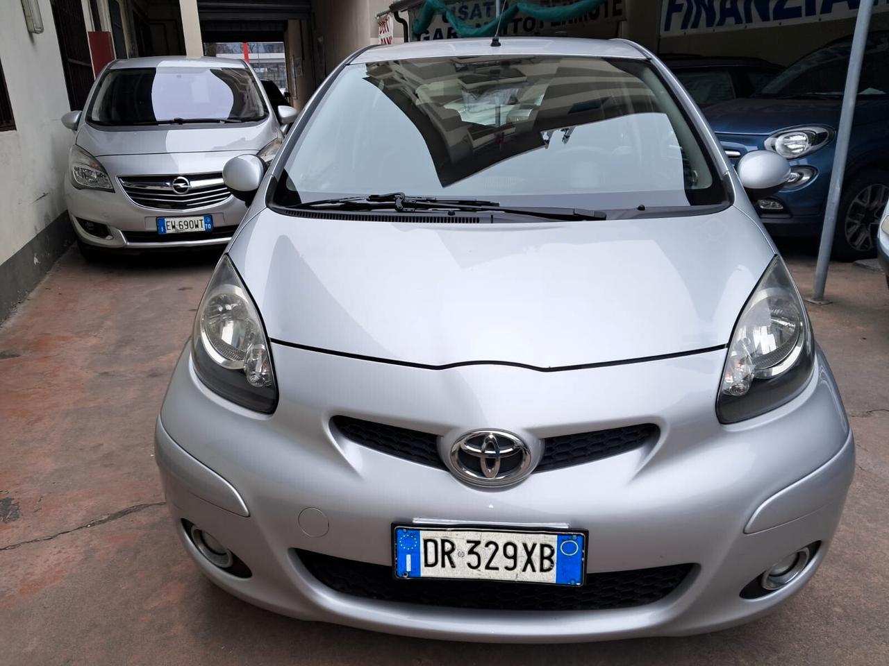 Toyota Aygo 1.4 turbodiesel 5 porte Sol