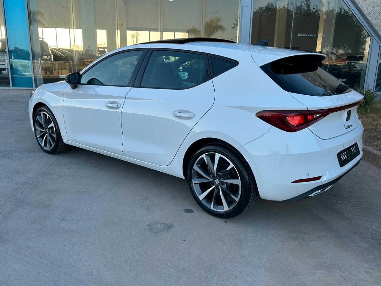 SEAT Leon 1.5 150cv dsg offerta T-Stock prezzo imperdibile
