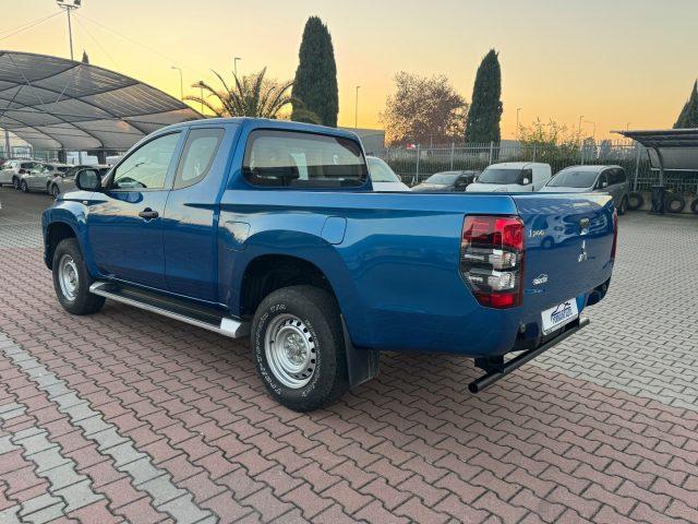 MITSUBISHI L200 2.3 D CLUB CAB 4x4 EASY SELECT INVITE CONNECT