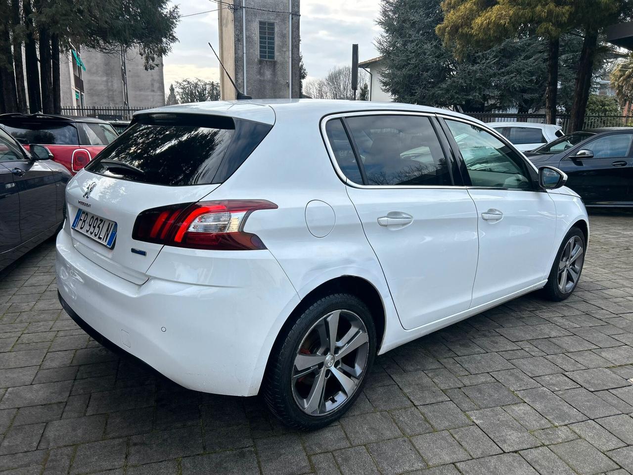 Peugeot 308 BlueHDi 120 S&S Business
