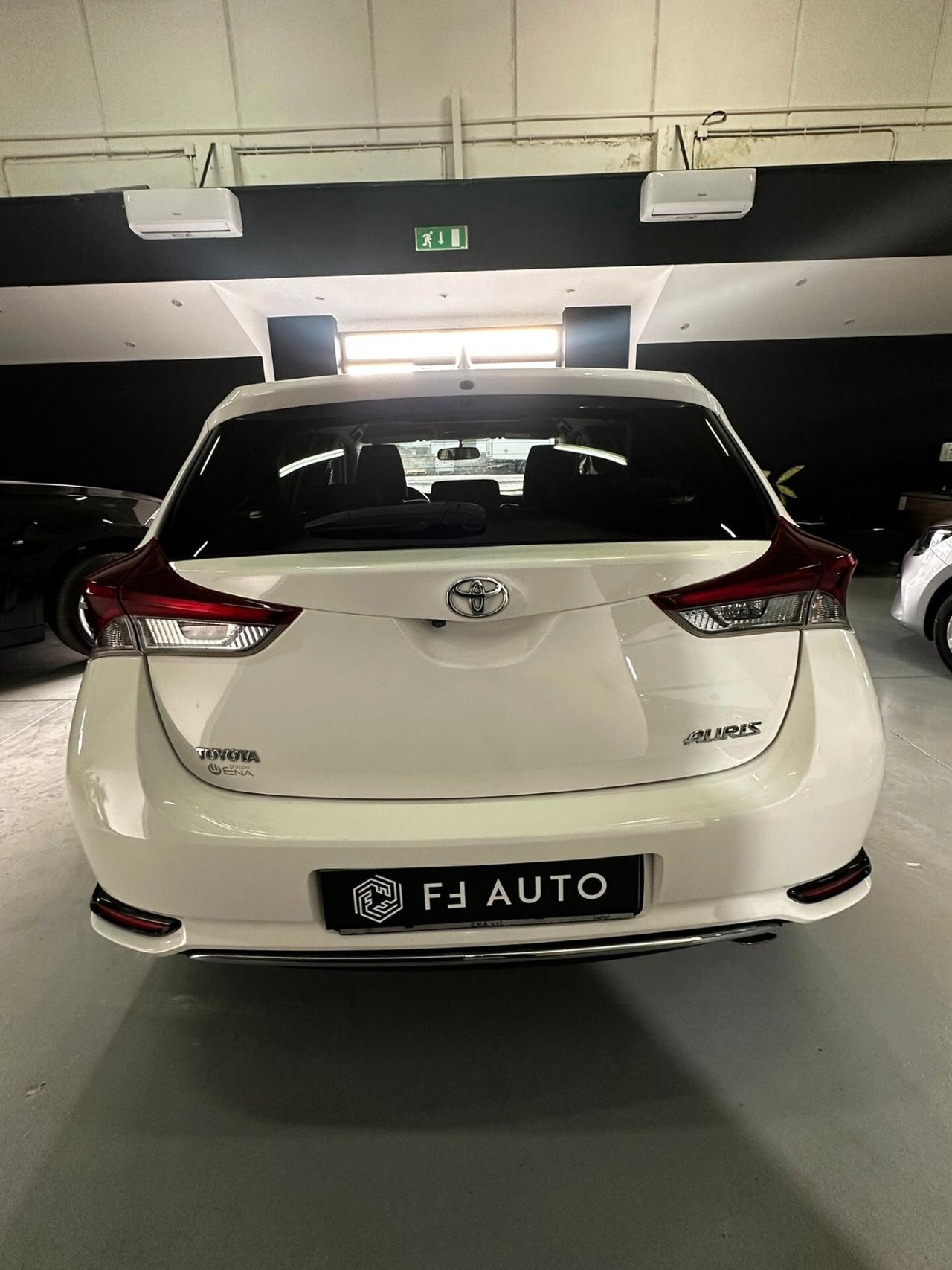 Toyota Auris 1.6 D-4D Lounge