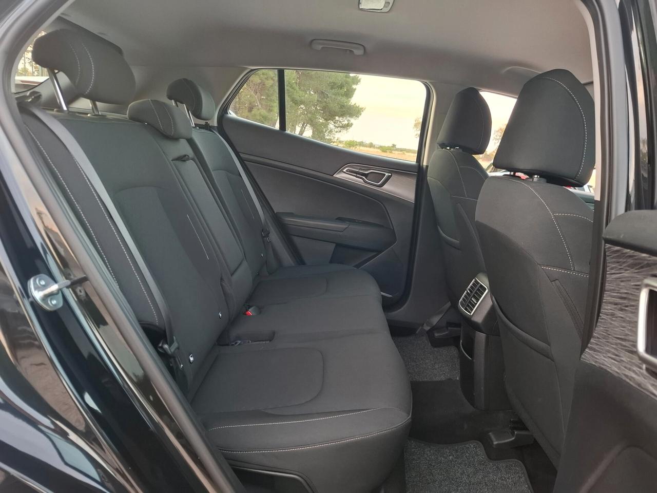 Kia Sportage 1.6 CRDI-136cv*B-LED*NAVY*VIRTUAL