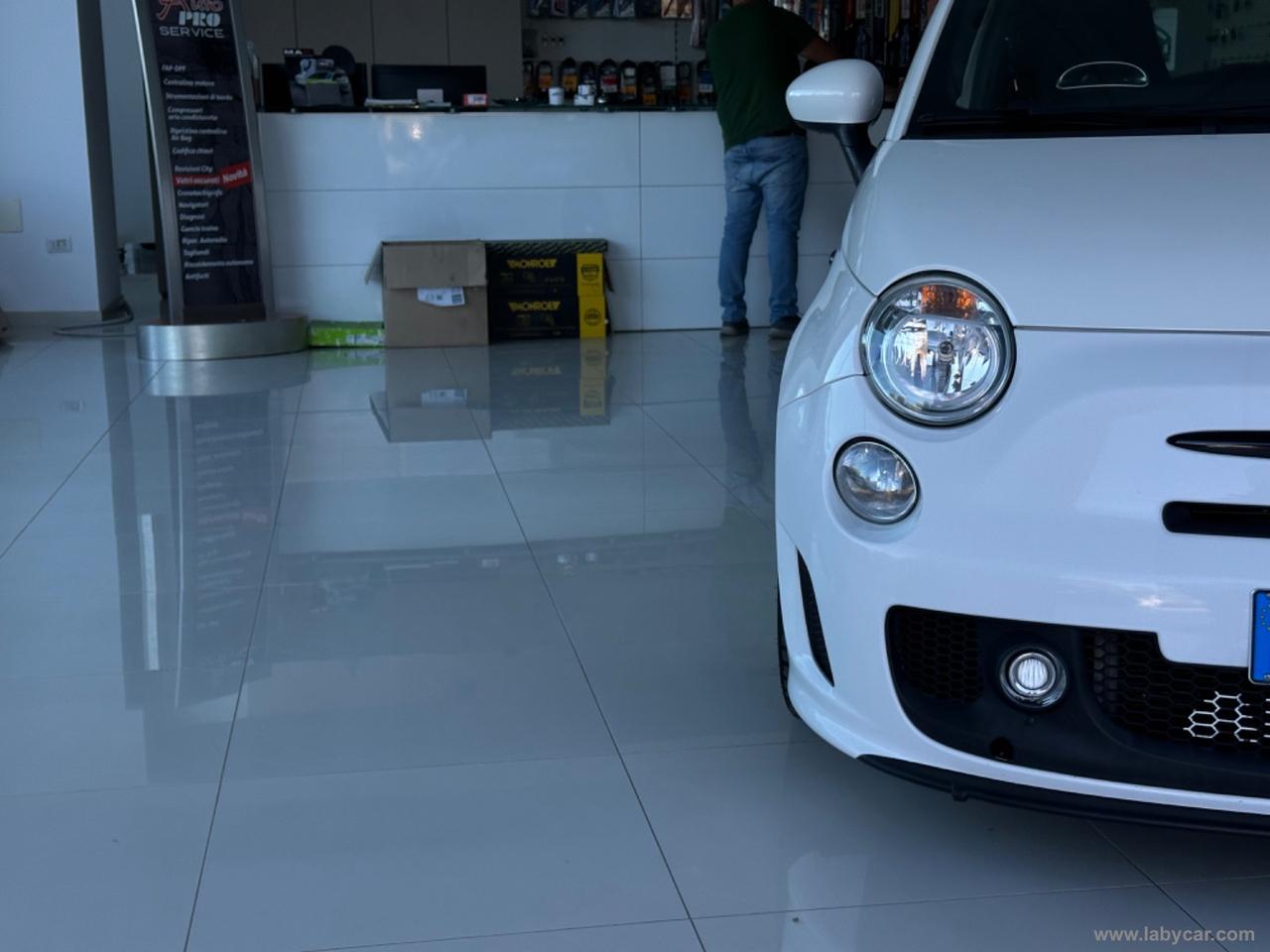 ABARTH 500 1.4 Turbo T-Jet Custom