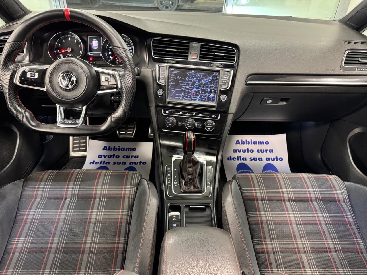 Volkswagen Golf GTI 2.0 TSI DSG TETTO