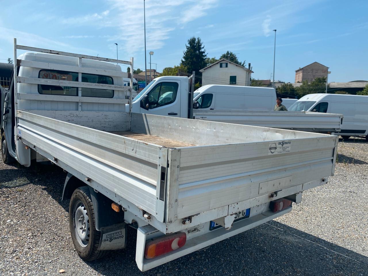 Nissan NV400 35 2.3 dCi 125CV PL Cabinato