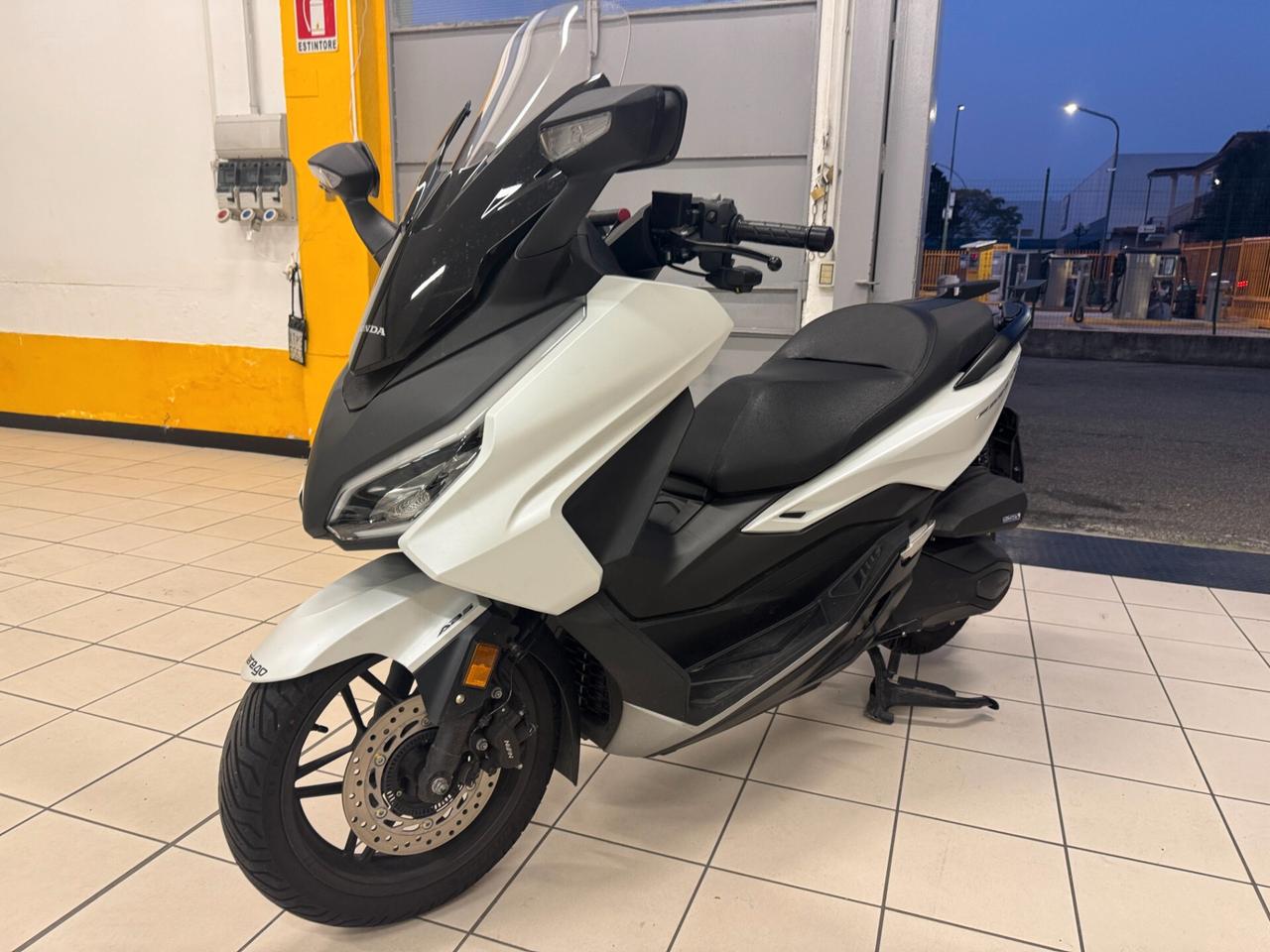 Honda Forza 350 GARANZIA HONDA FINO AL 01/2030