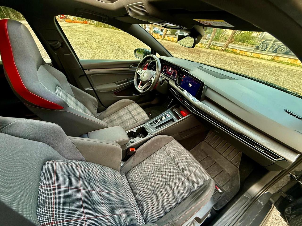Volkswagen Golf GTI 2.0 TSI DSG