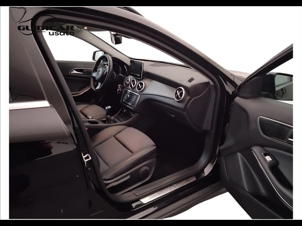 Mercedes-Benz GLA-X156 2017 - GLA 180 d Sport