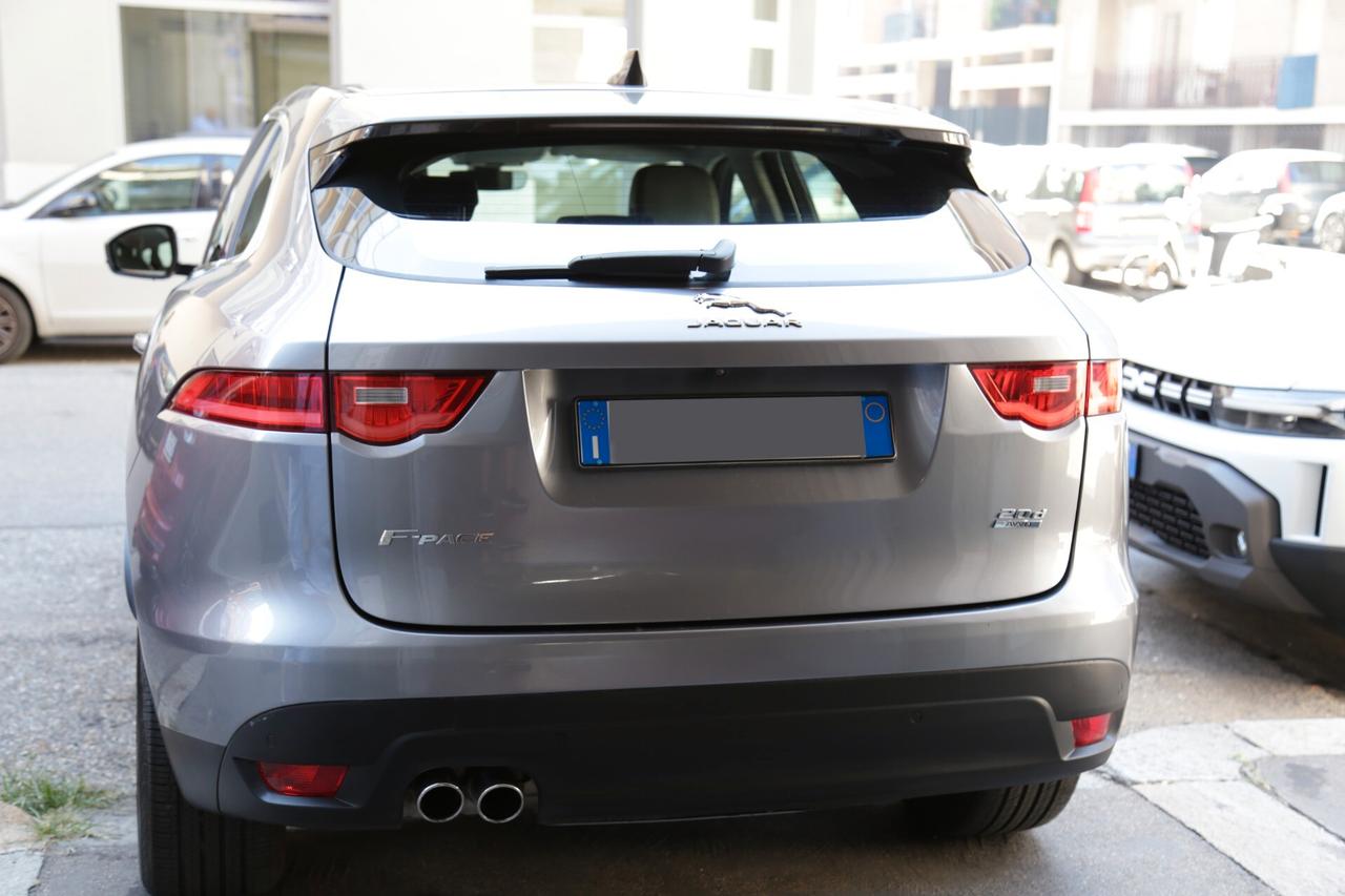 Jaguar F-Pace 2.0 D 180 CV AWD aut. Chequered Flag