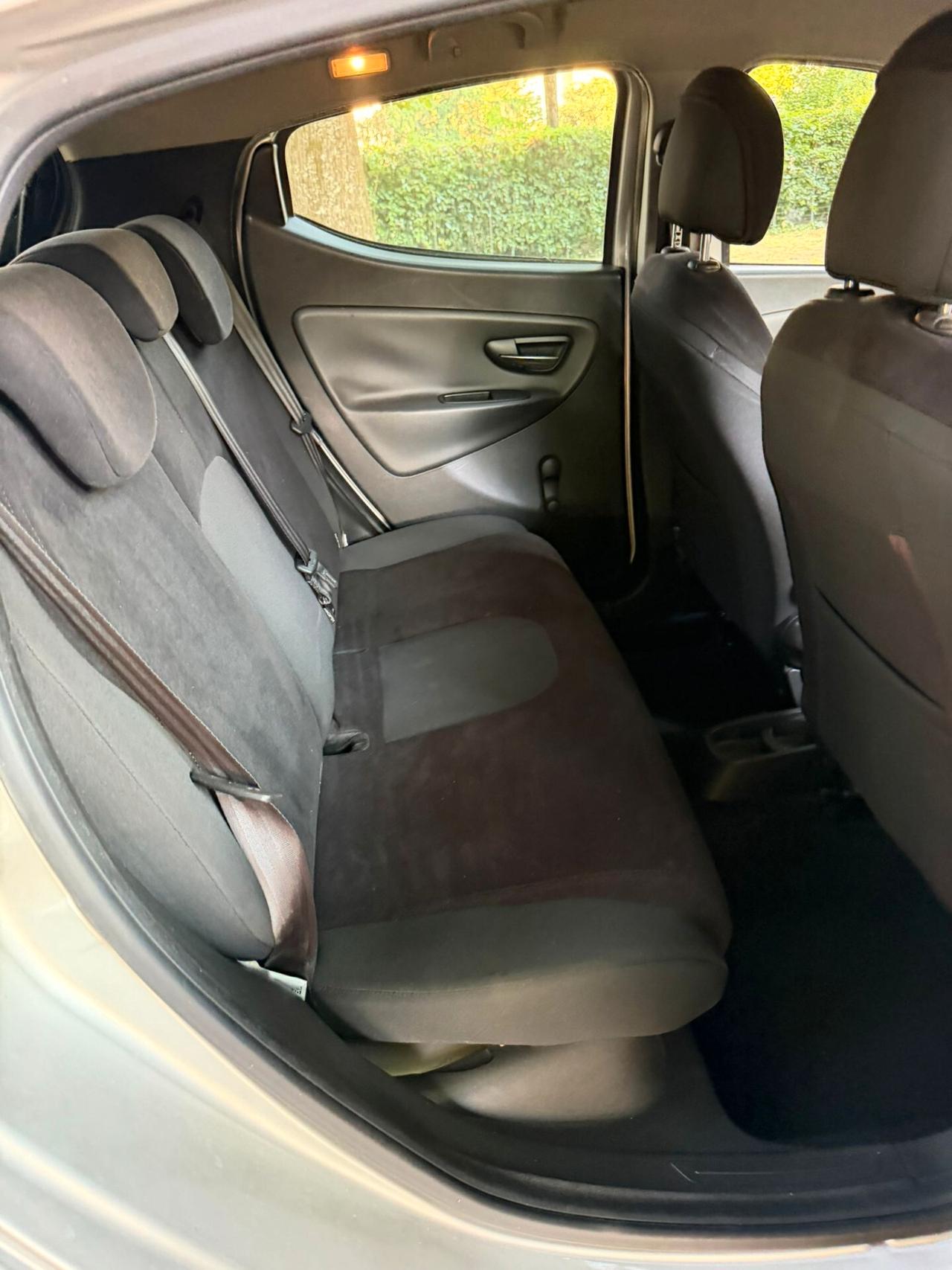 Lancia Ypsilon 1.2 GPL PLATI NUM