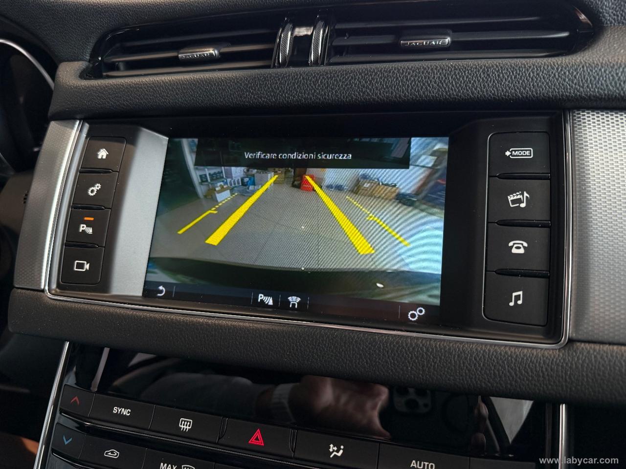 JAGUAR XF 2.0 D 180 CV aut. Pure