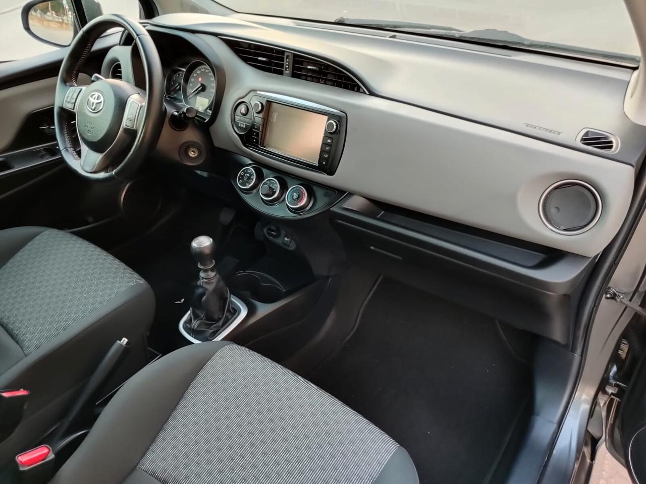 Toyota Yaris 1.4 Diesel ACTIVE 2015!!