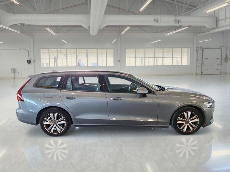 VOLVO V60 B4 D autom. Momentum Business WAGON
