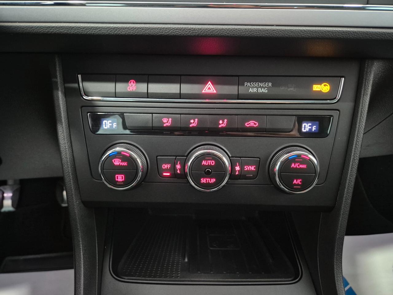 SEAT Leon 1.4 TGI 5p. Style GANCIO TRAINO