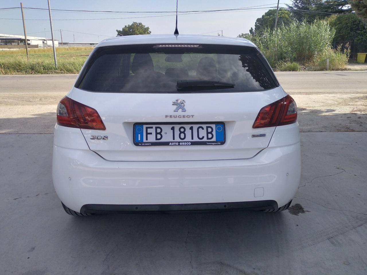 Peugeot 308 BlueHDi 100 S&S Business