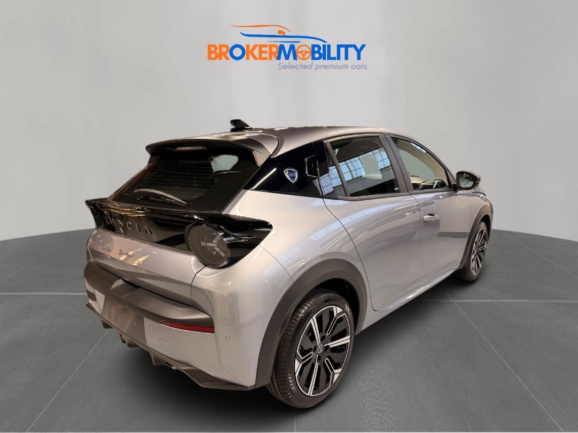 Lancia Ypsilon Hybrid e-DCT