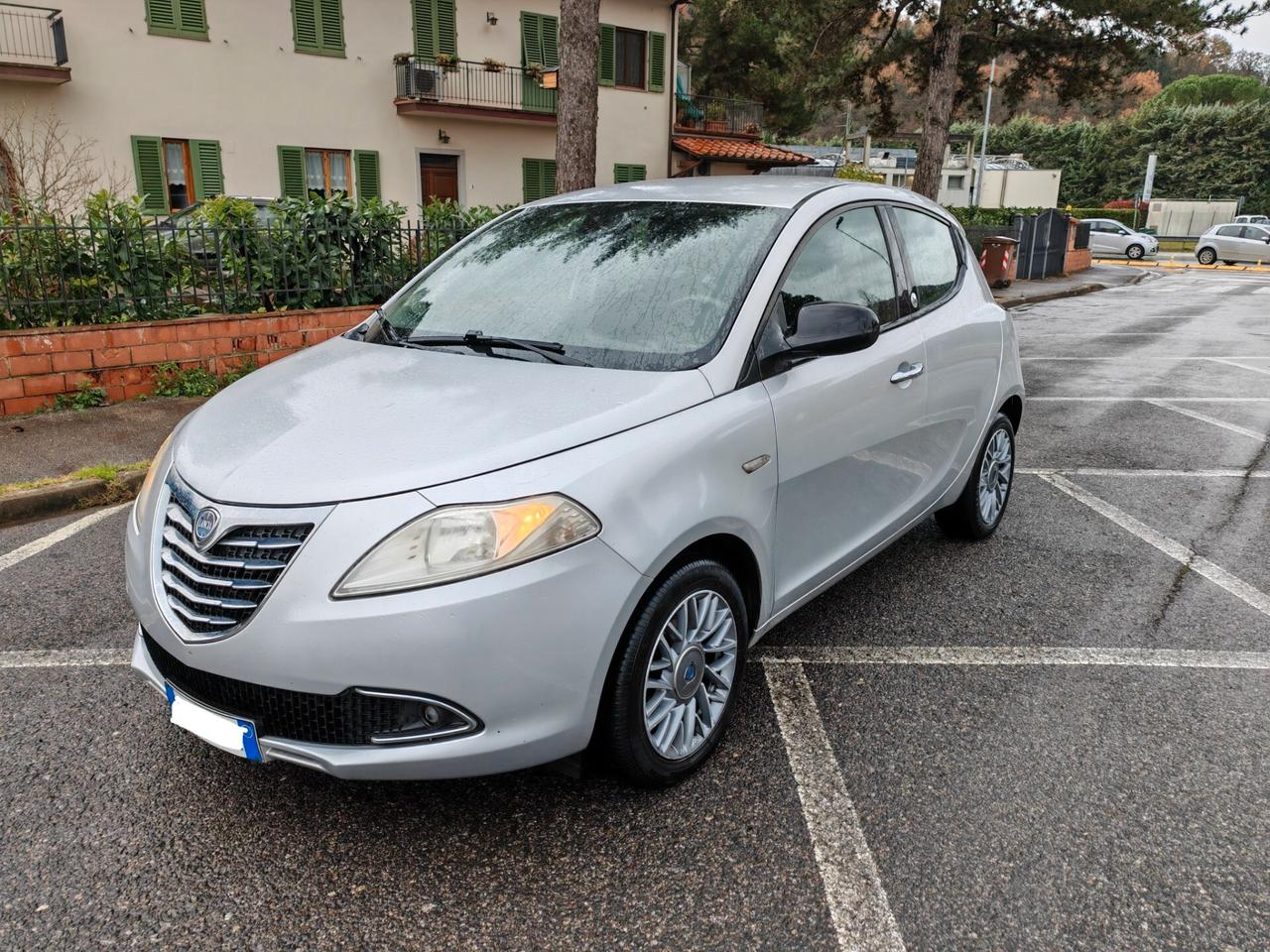 Lancia Ypsilon 1.2 69 CV 5 porte GPL Ecochic Silver