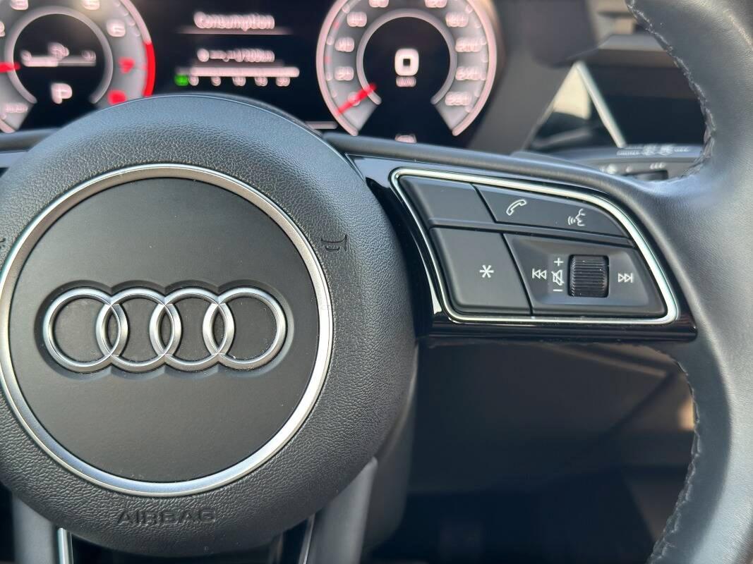 Audi A3 Sportback 30 1.0 tfsi mhev Business AUTOMATICA E CARPLAY