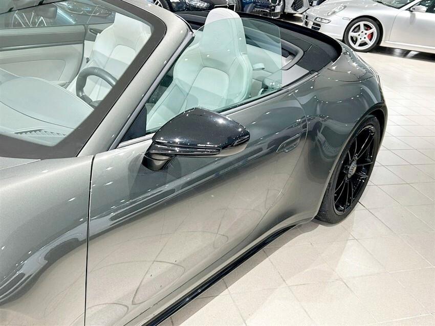 Porsche 911 Carrera 2 GTS Cabriolet