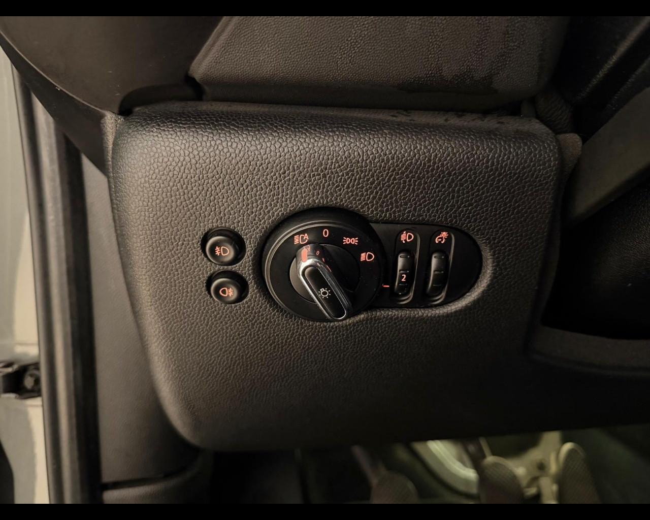 MINI Mini 5 porte (F55) - Mini 1.5 One 75 CV Baker Street 5 porte