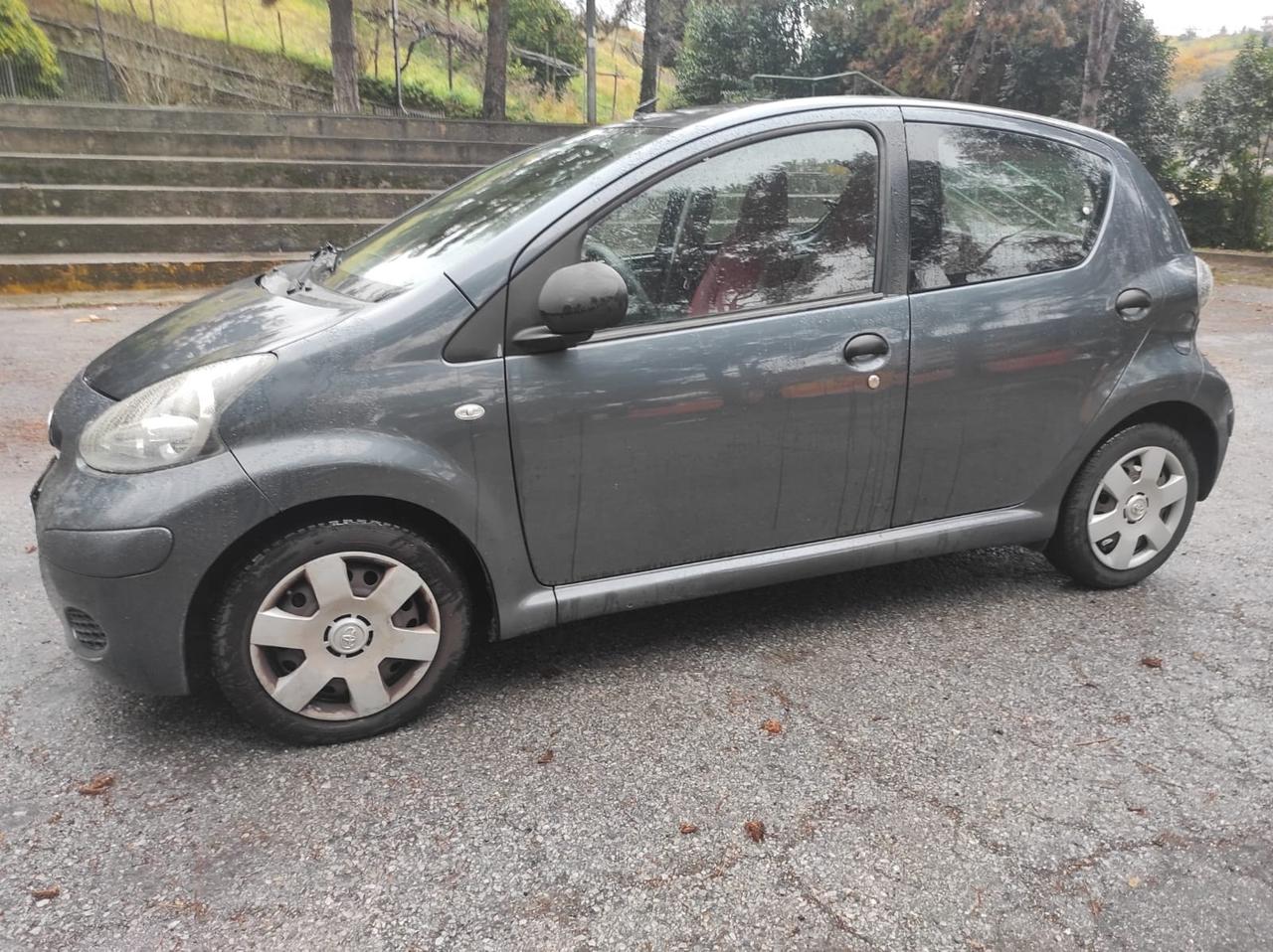 Toyota Aygo 1.0 12V VVT-i 5 porte Active Connect