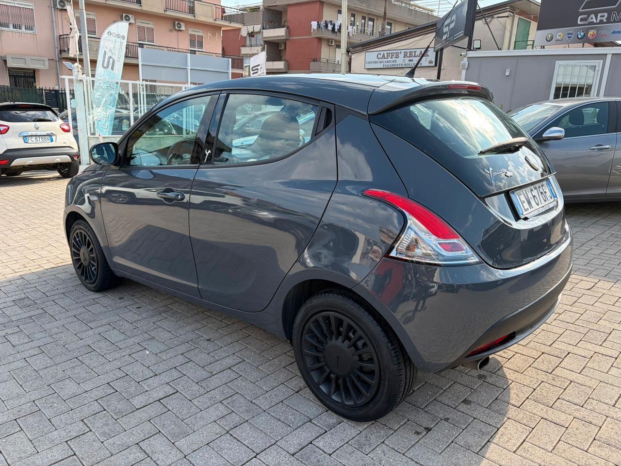 Lancia Ypsilon 1.2 69 CV 5 porte GPL Ecochic Gold