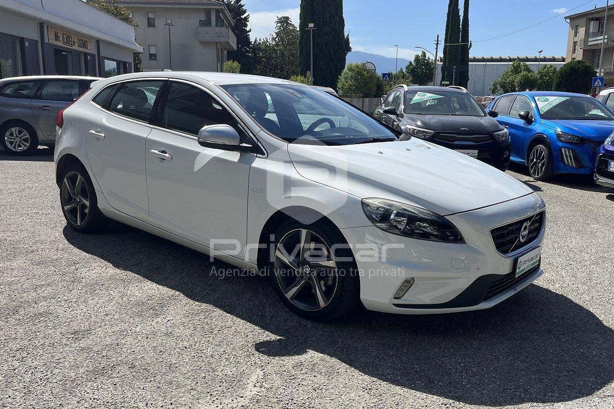 VOLVO V40 D2 R-design Kinetic