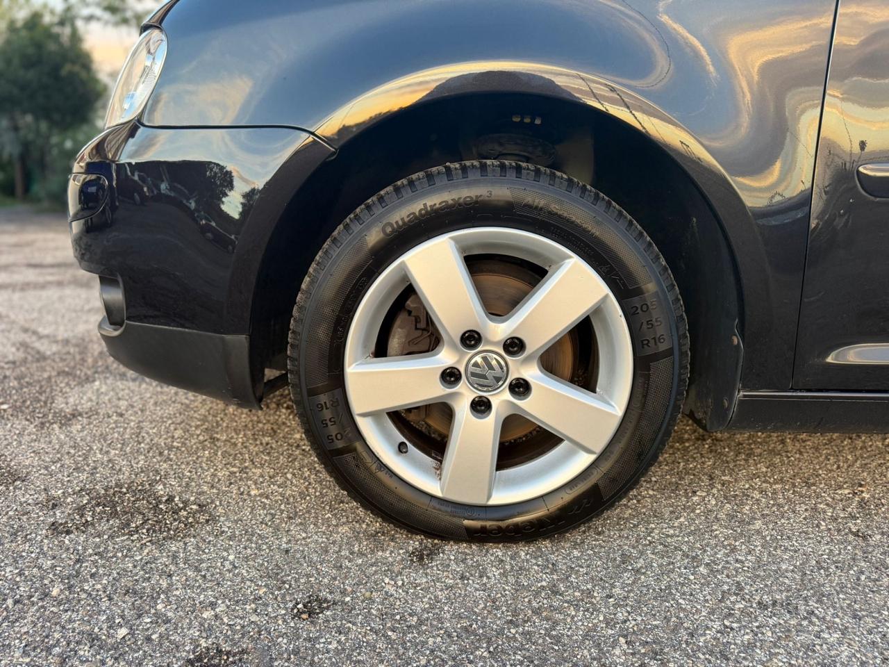 Volkswagen Touran 1.6 16V FSI Highline 7 POSTI