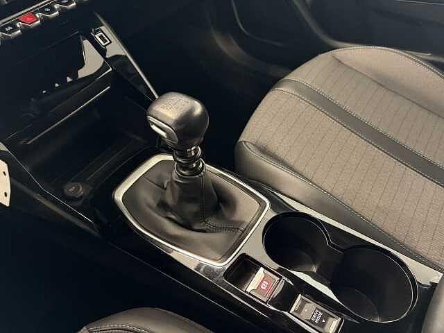 Peugeot 2008 1.2 PureTech 100 CV Allure