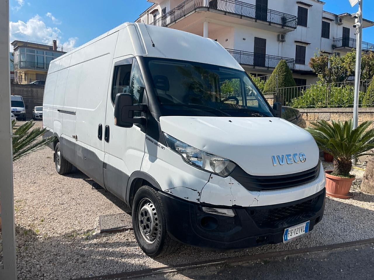 Iveco Daily 35S14 2.3 HPT PL-DC Cabinato 2018