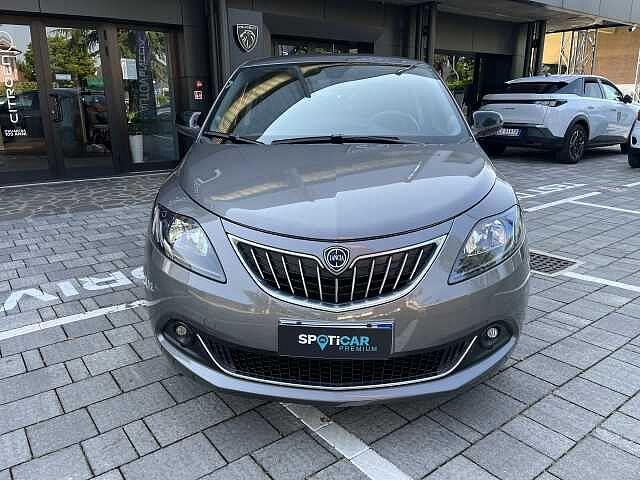 Lancia Ypsilon 1.0 FireFly 5 porte S&S Hybrid Ecochic Silver