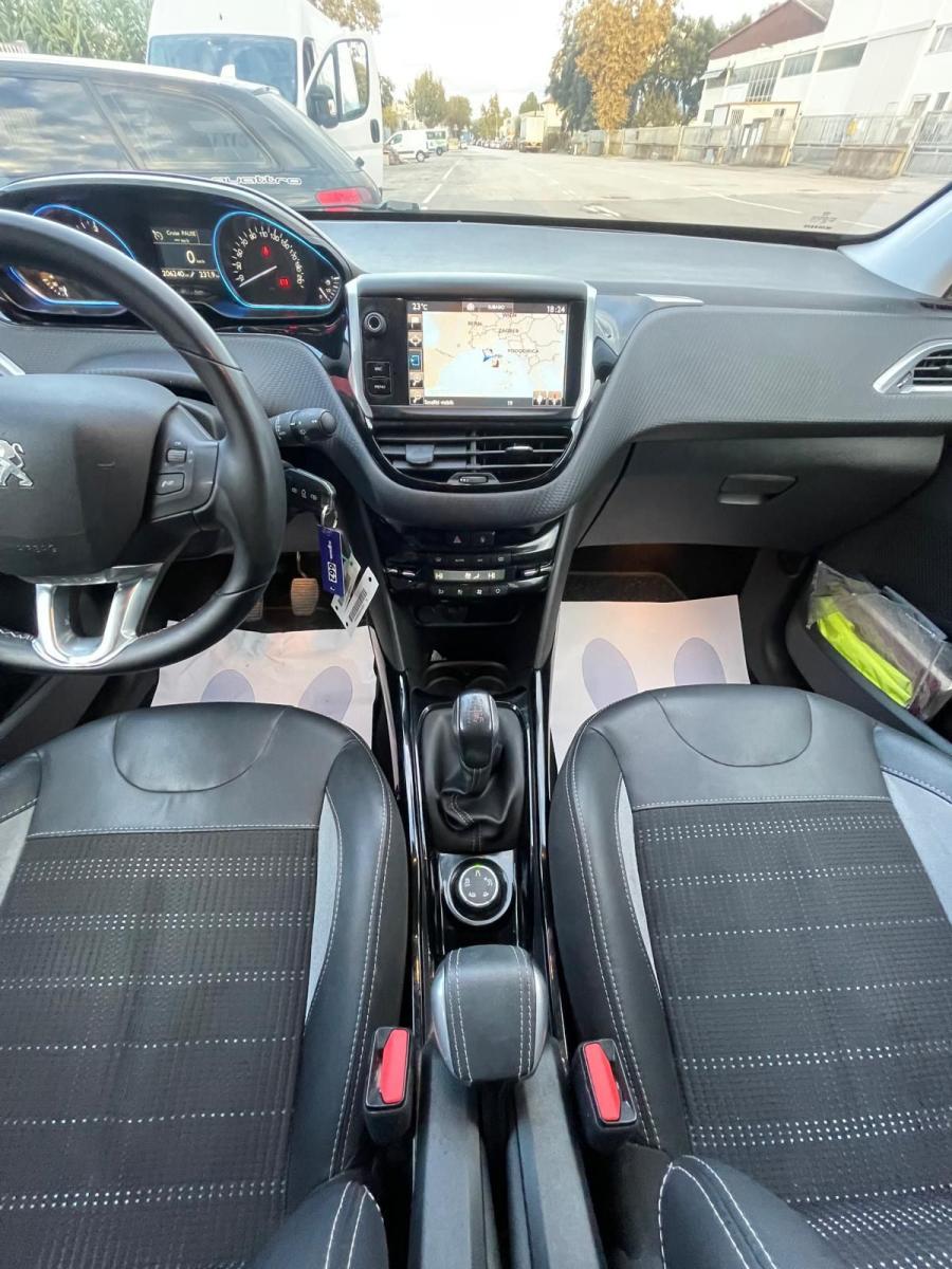 PEUGEOT - 2008 - BlueHDi 100 GT Line
