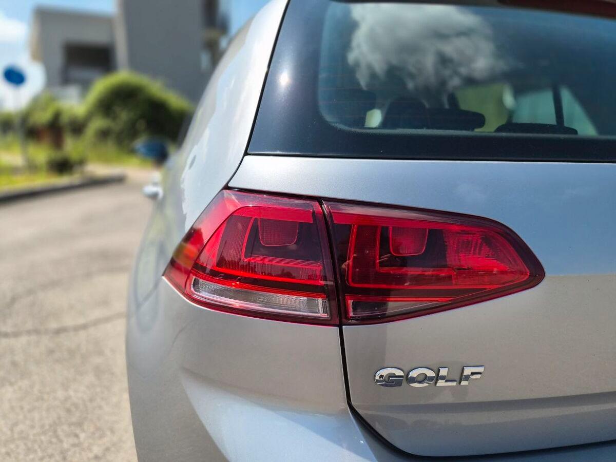 Volkswagen Golf 1.6 tdi Highline 5p