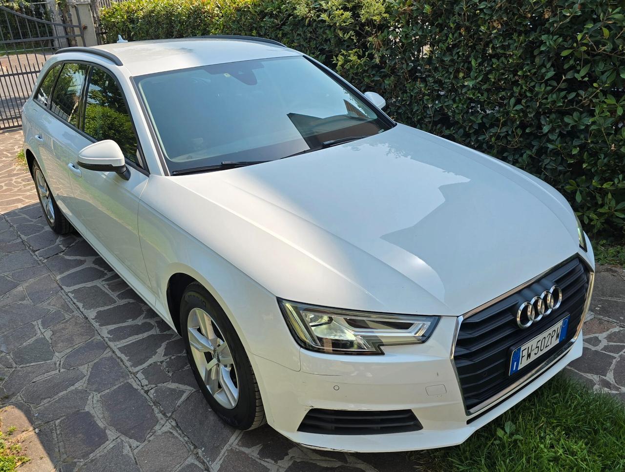 Audi A4 Avant 35 TDI S tronic Business Sport