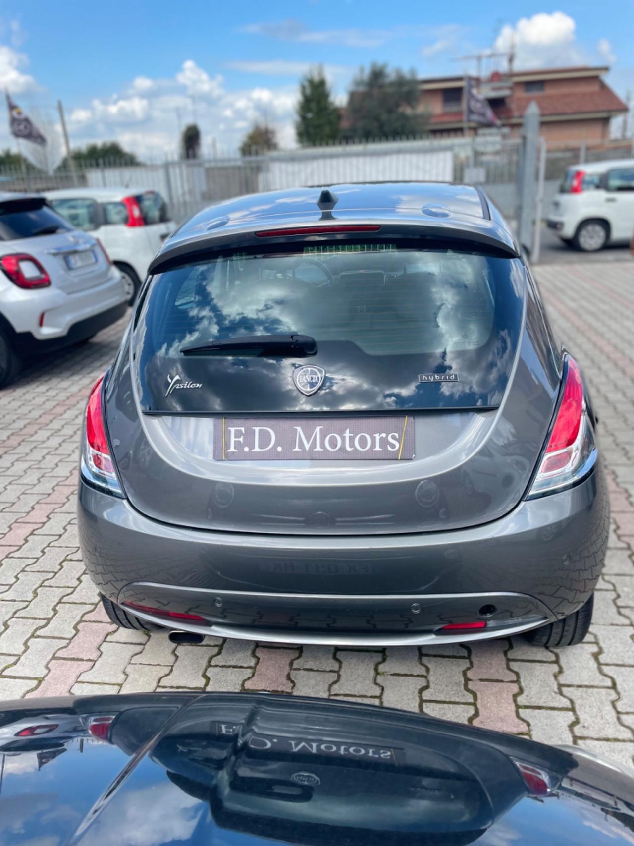 Lancia Ypsilon 1.0 FireFly 5 porte S&S Hybrid UnYca