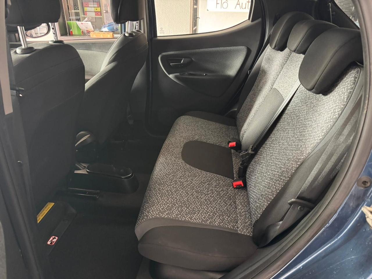 Lancia Ypsilon 1.0 70cv Hybrid Silver