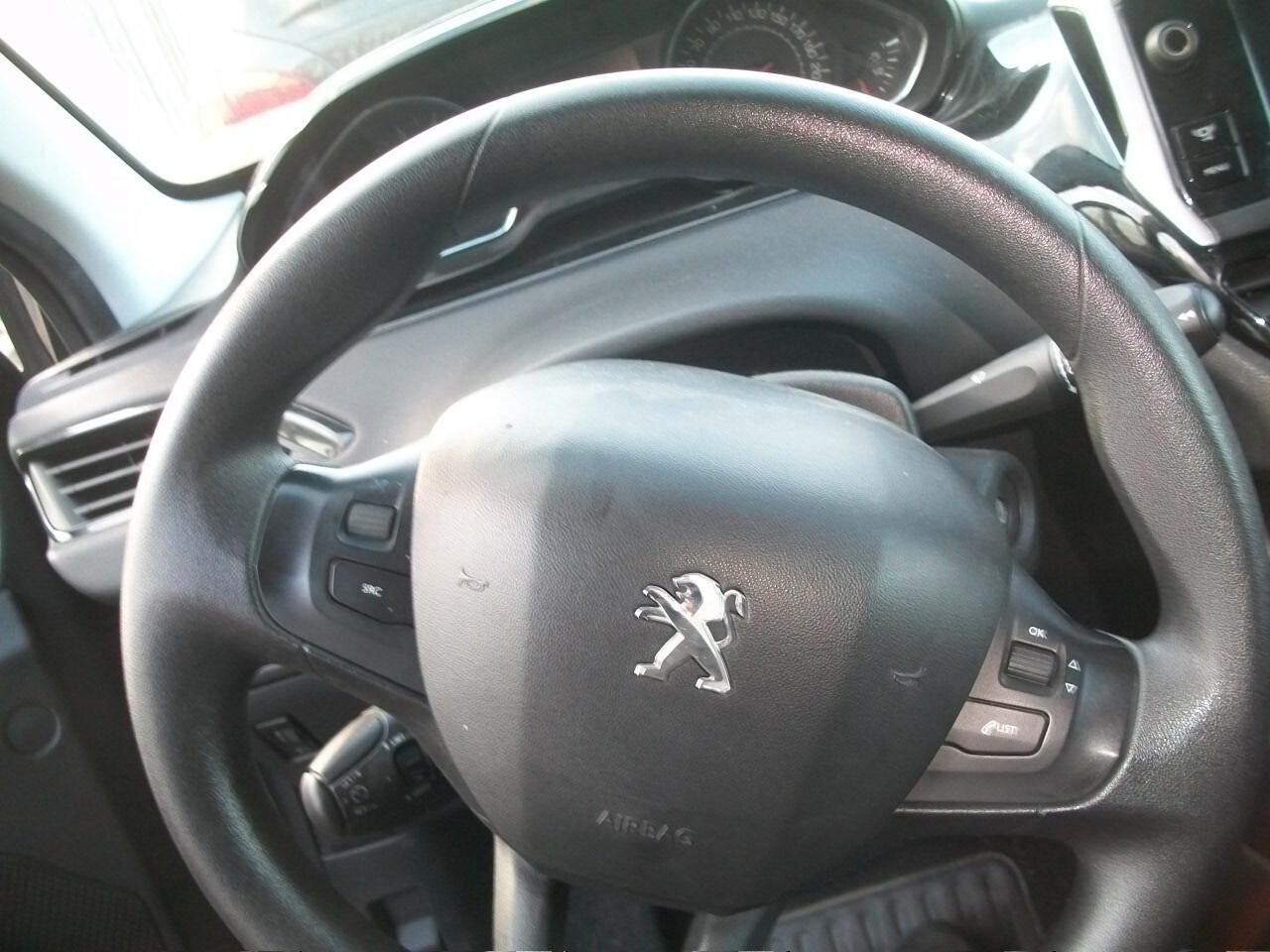 Peugeot 208 1.0 VTi 68 CV 3 porte Active si neopatentati garanzia un anno