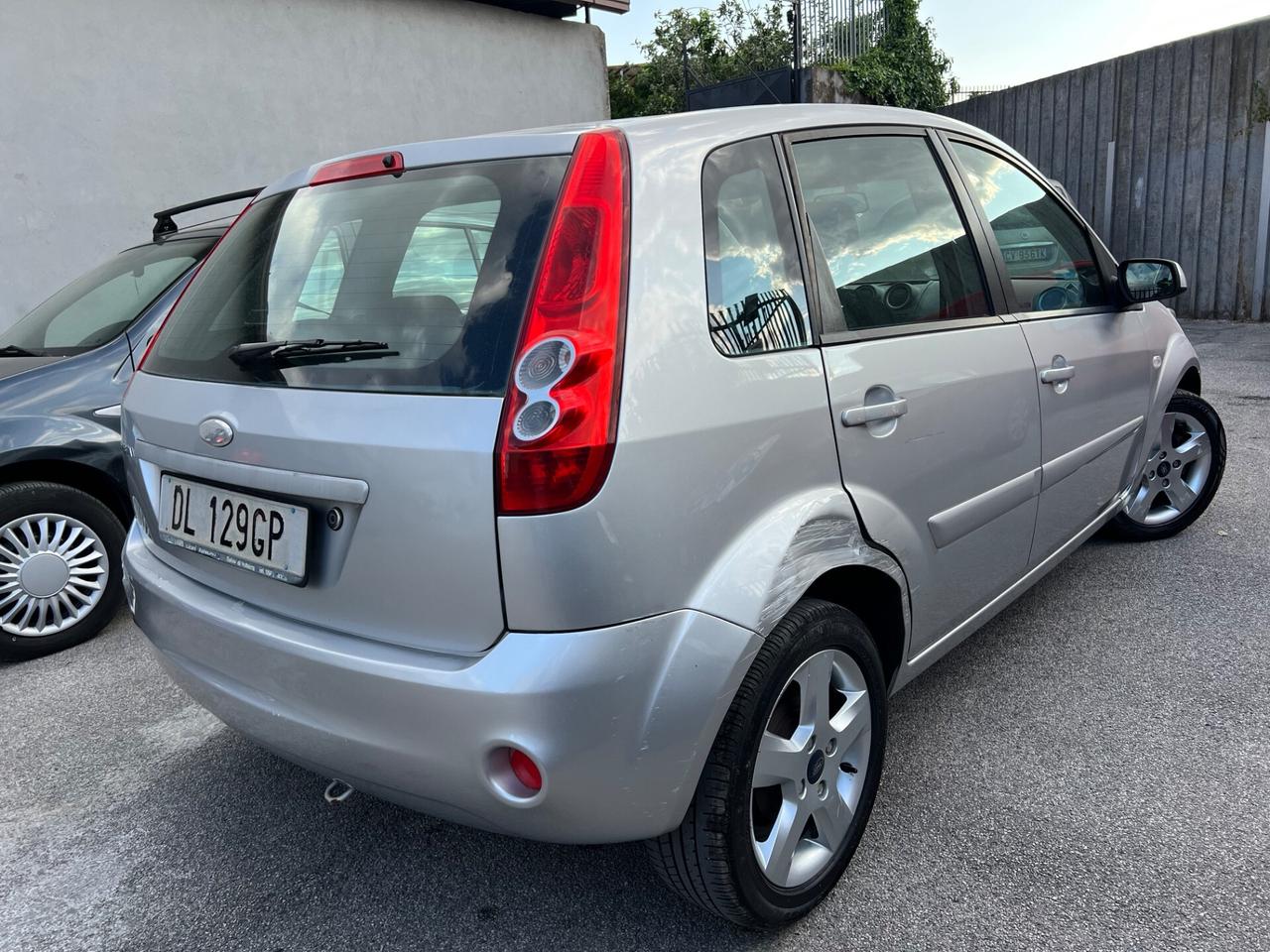 Ford Fiesta 1.2 16V 5p. Ghia