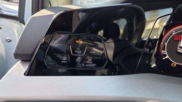 VOLKSWAGEN Golf 2.0 TDI 115 CV SCR Life PERMUTE OK NEOPAT.