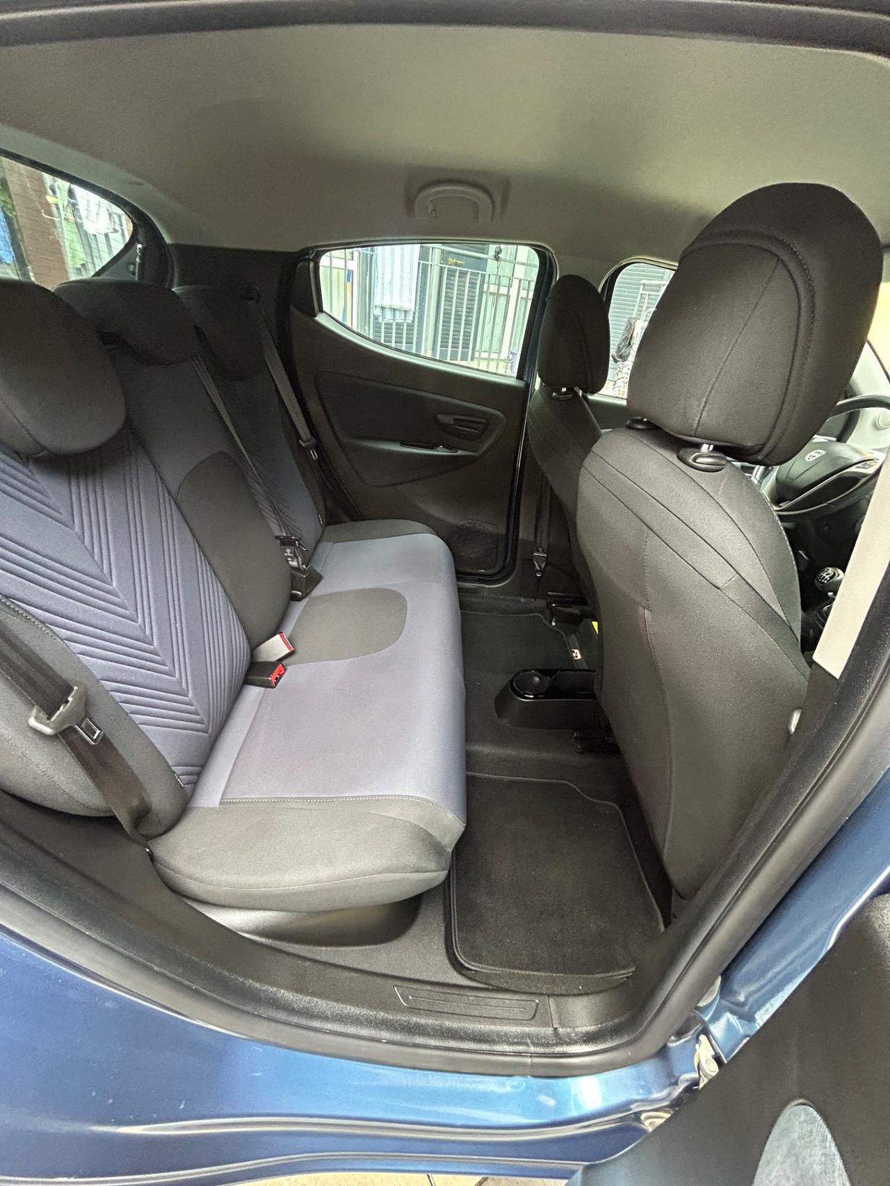 Lancia Ypsilon 1.0 FireFly 5 porte S&S Hybrid Ecochic Gold