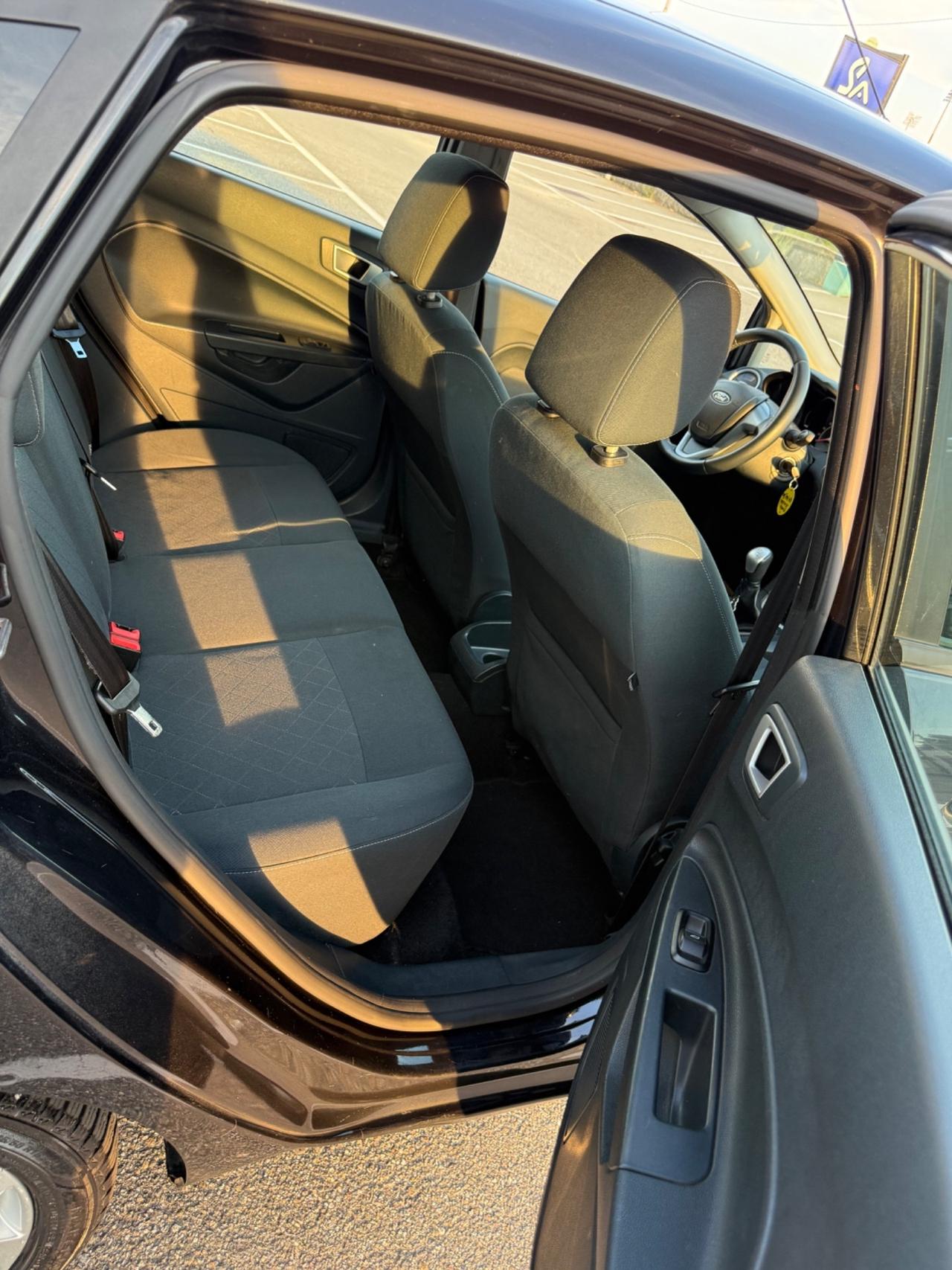 Ford Fiesta 1.4 16V 5p. Bz.- GPL Titanium Bs.