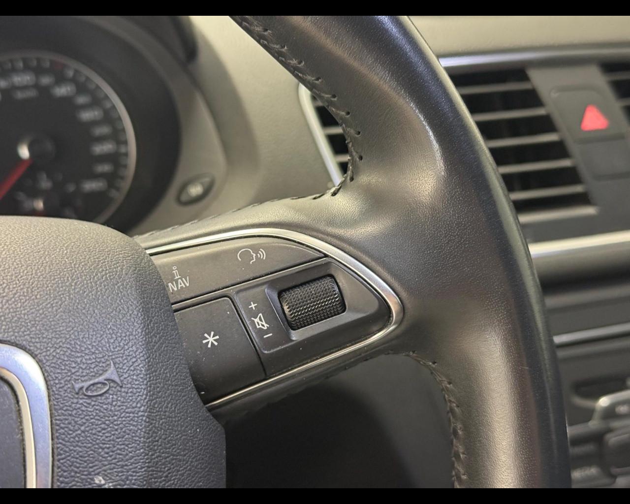 AUDI Q3 - Q3 2.0 TDI 120 CV Business