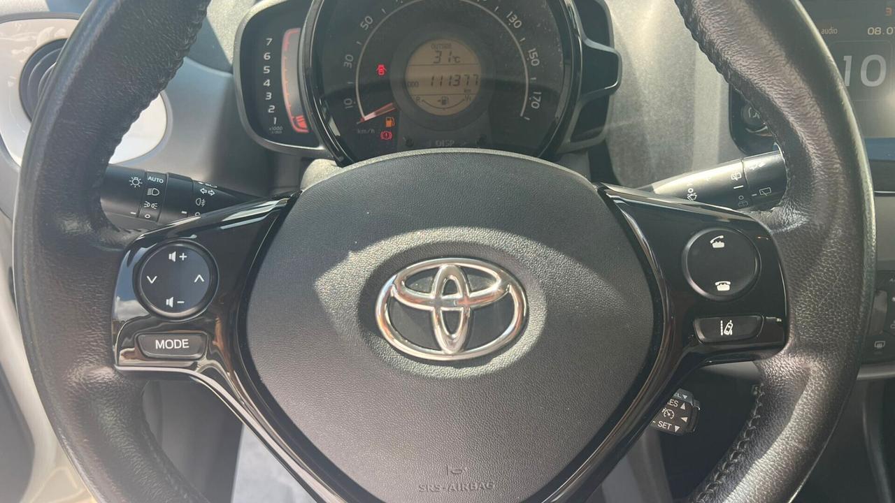 Toyota Aygo Connect 1.0 VVT-i 72 CV 5 porte x-clusiv