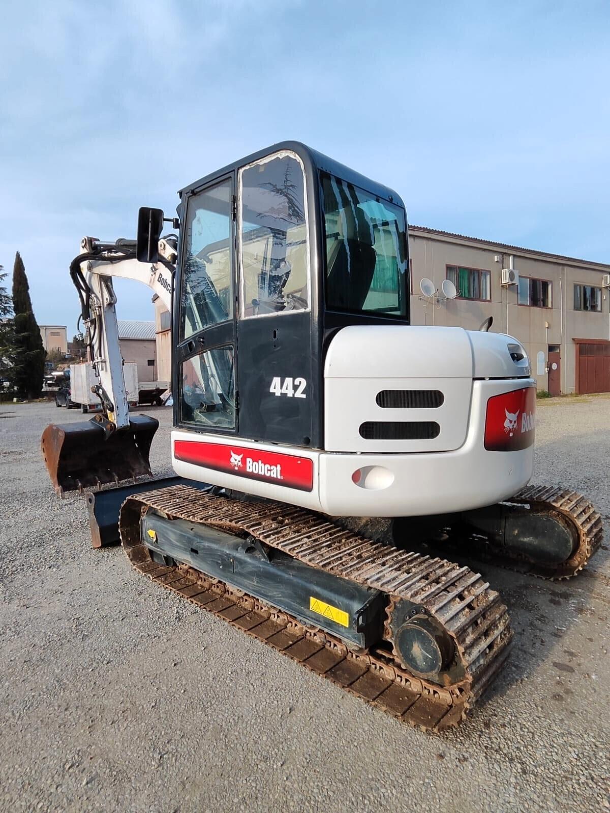 MIDI ESCAVATORE BOB CAT 442 con solo 2400 ore