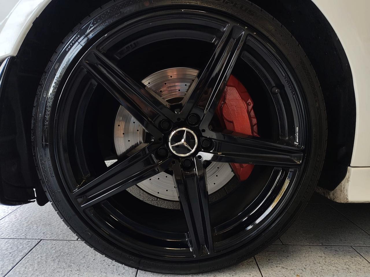 Mercedes-Benz CLS 300d AMG EDITION 1