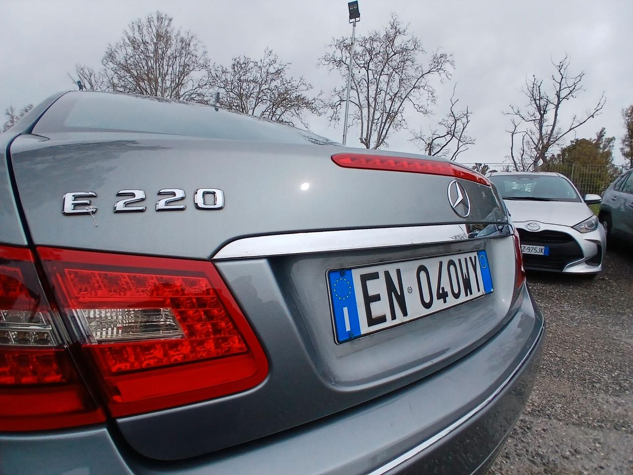 Mercedes-benz E 220 CDI Coupé BlueEFFICIENCY