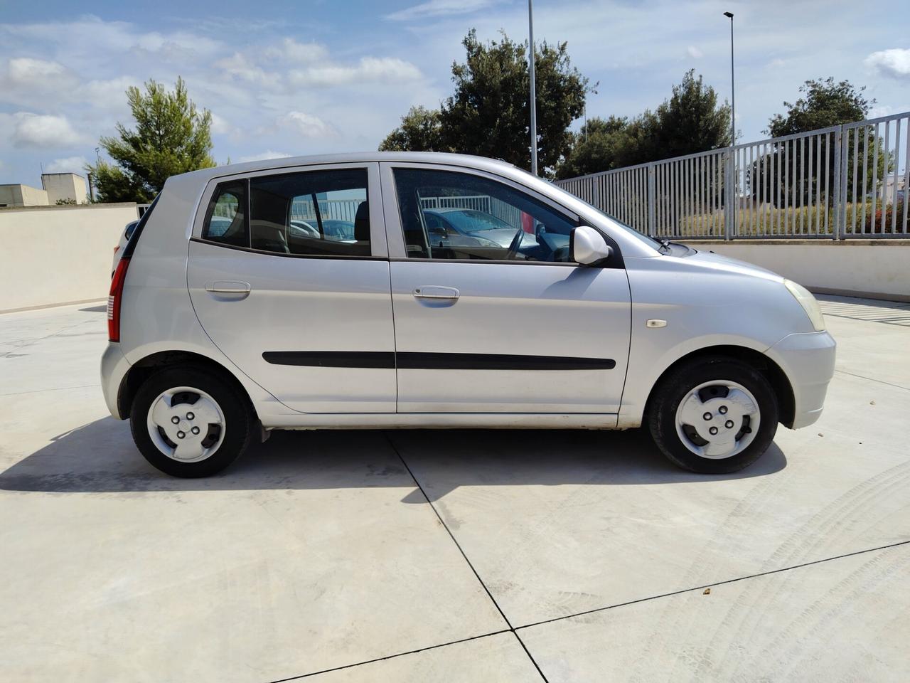 Kia Picanto 1000 Neopatentati
