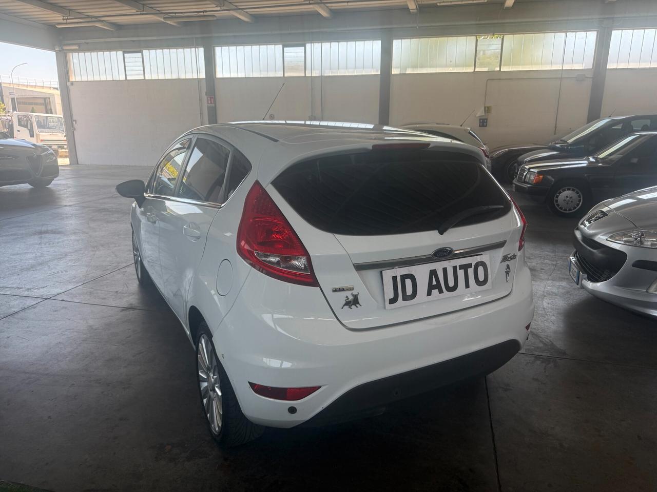 Ford Fiesta 1.4 TDCi 68CV 5 porte Titanium