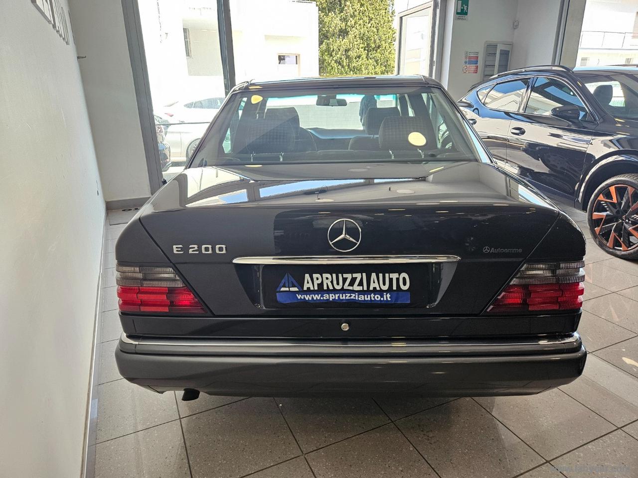 MERCEDES-BENZ E 200 SPORT LINE